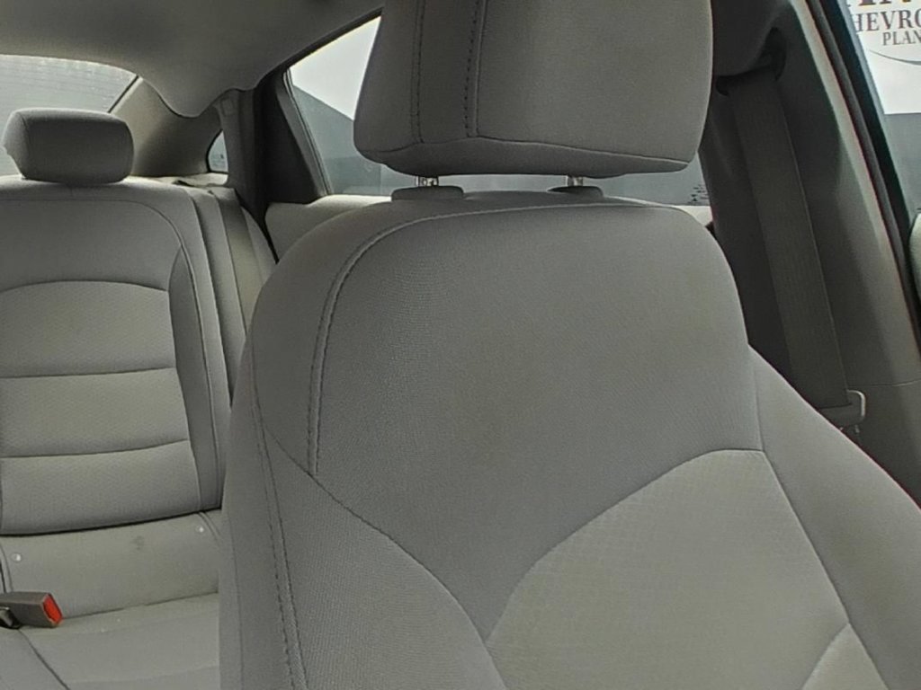Used 2021 Chevrolet Malibu LS FWD image 11