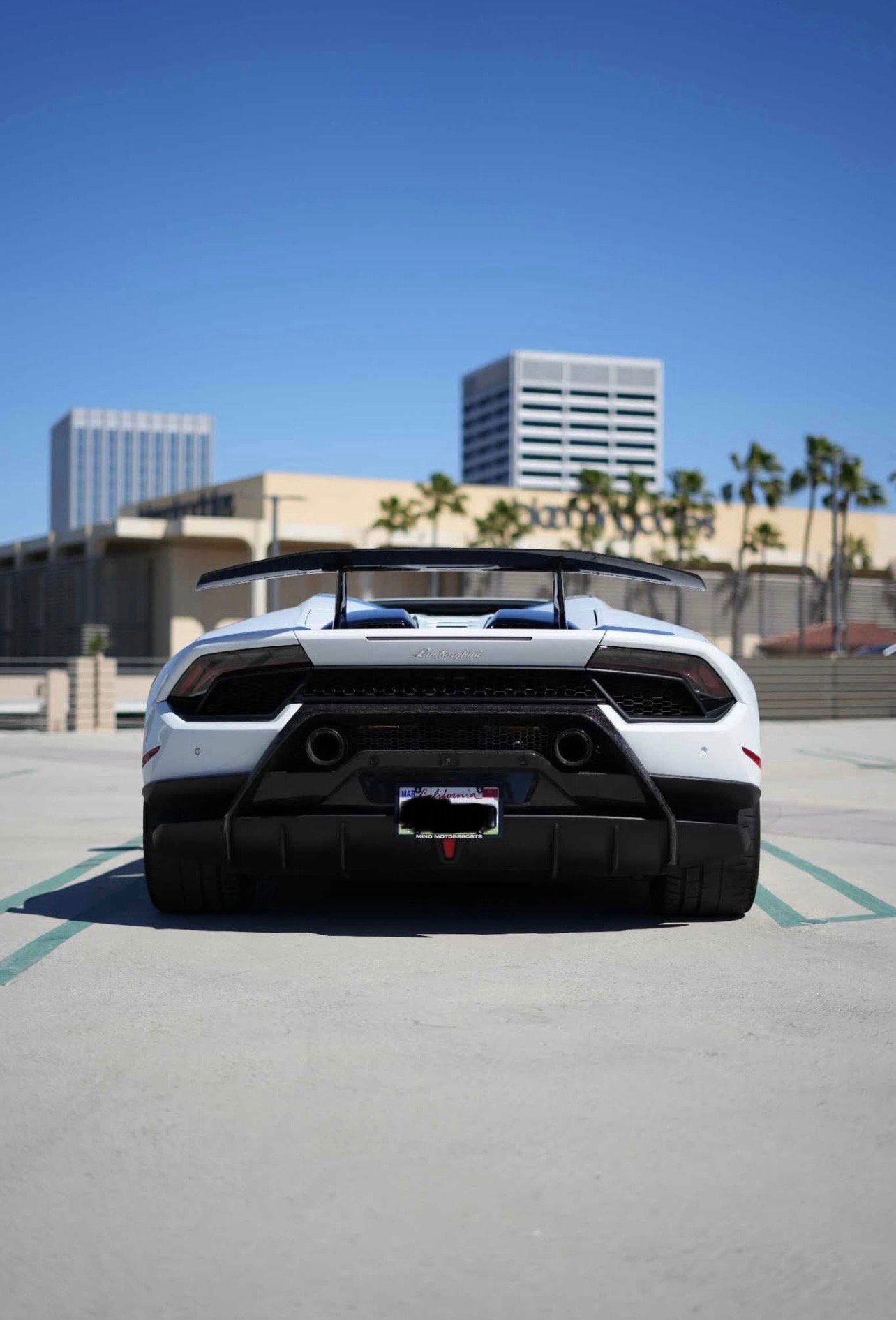 Used 2018 Lamborghini Huracan Performante AWD/4WD image 4