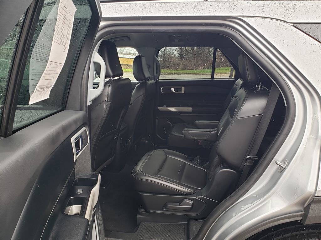 Certified 2022 Ford Explorer XLT w/ Equipment Group 202A image 11