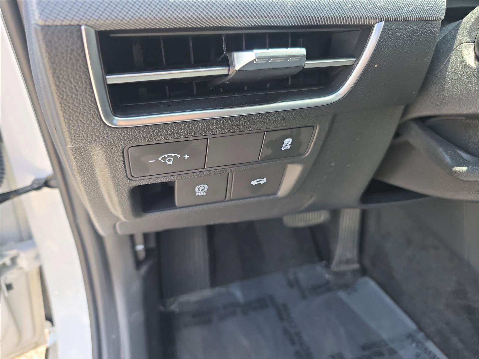 Certified 2026 Hyundai Sonata SEL AWD/4WD image 44