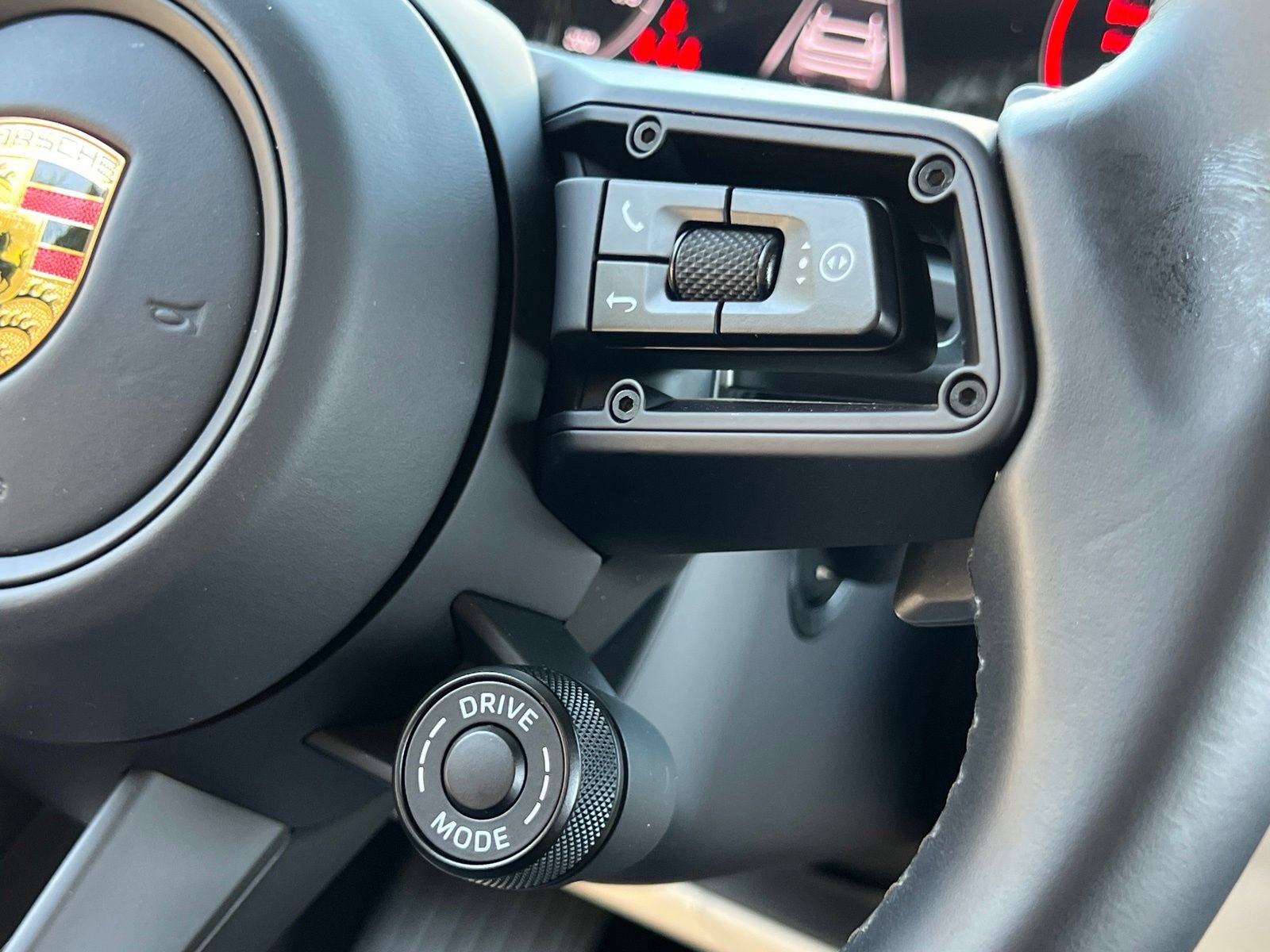 Certified 2024 Porsche Cayenne S AWD/4WD image 24