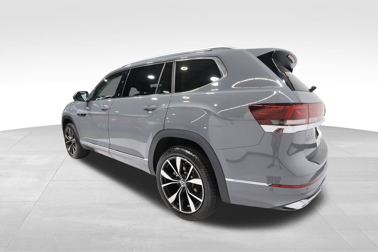 Used 2025 Volkswagen Atlas SEL Premium R-Line image 2