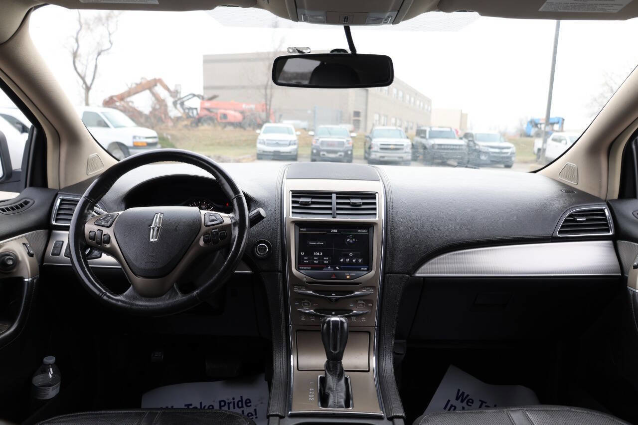 Used 2011 Lincoln MKX 2WD image 14