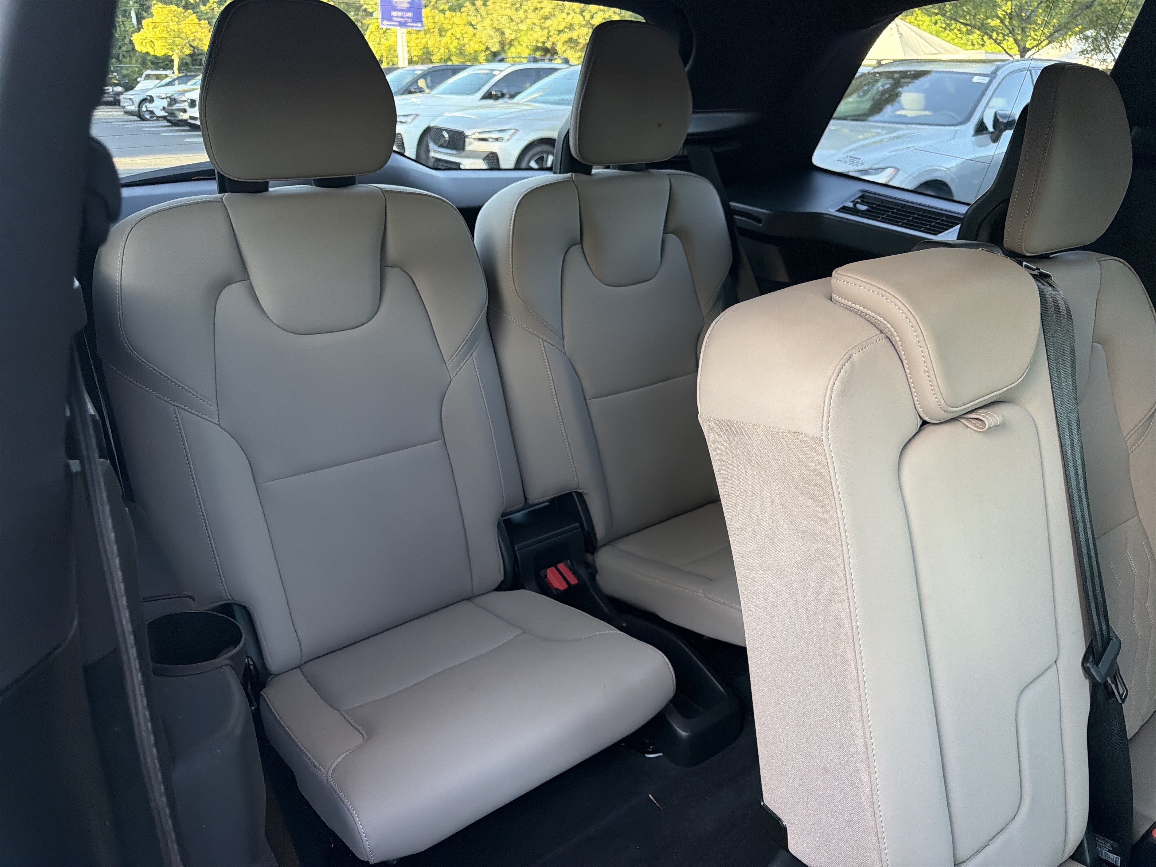 Certified 2025 Volvo XC90 B5 Core AWD/4WD image 33