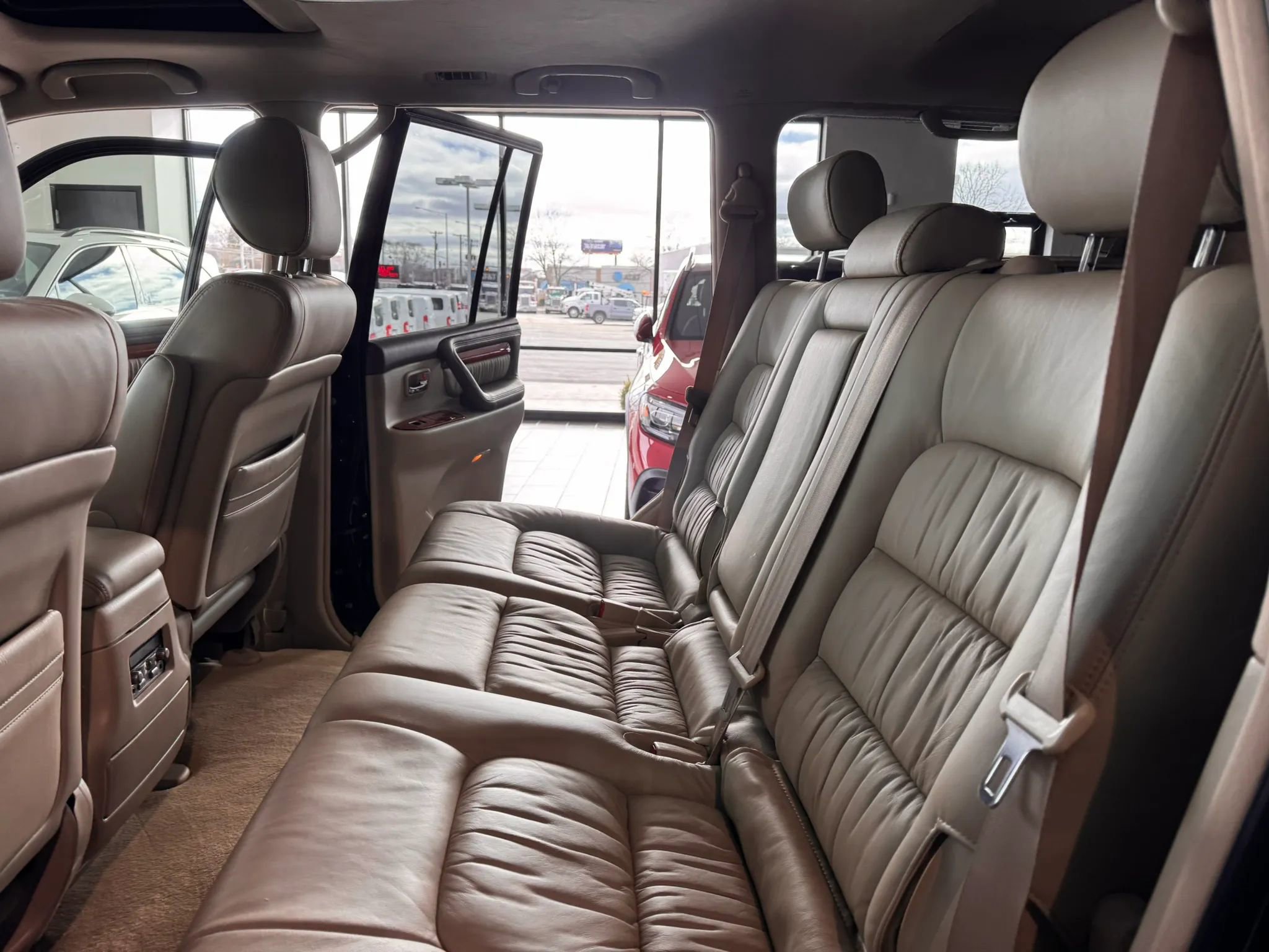 Used 2004 Lexus LX 470 4WD image 20