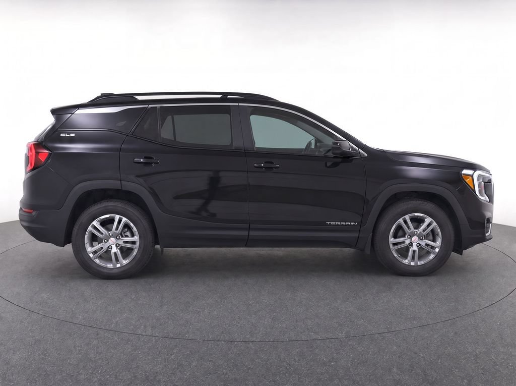 Used 2024 GMC Terrain SLE w/ Driver Convenience Package FWD image 9