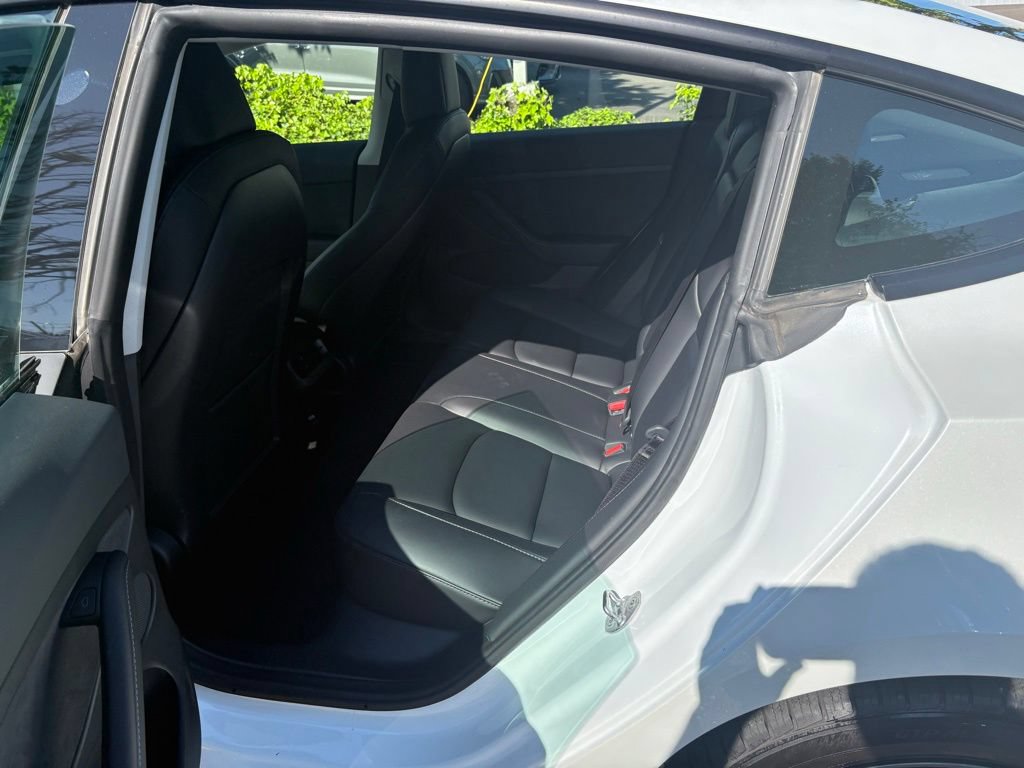 Used 2022 Tesla Model 3 Long Range AWD/4WD image 13
