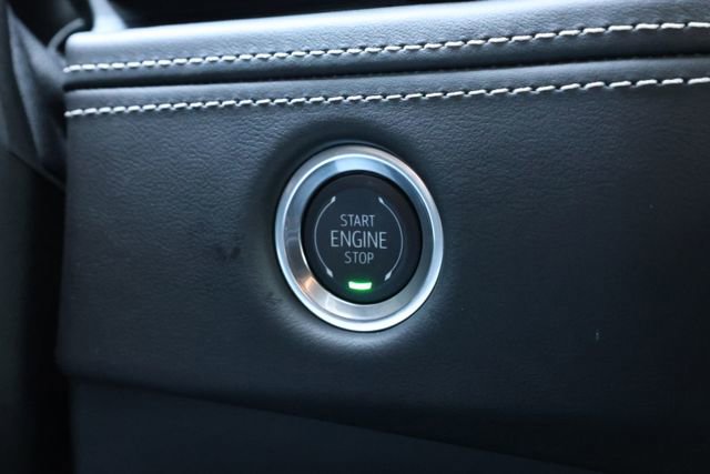 Used 2025 Cadillac Escalade V w/ LPO, ONYX Package image 24