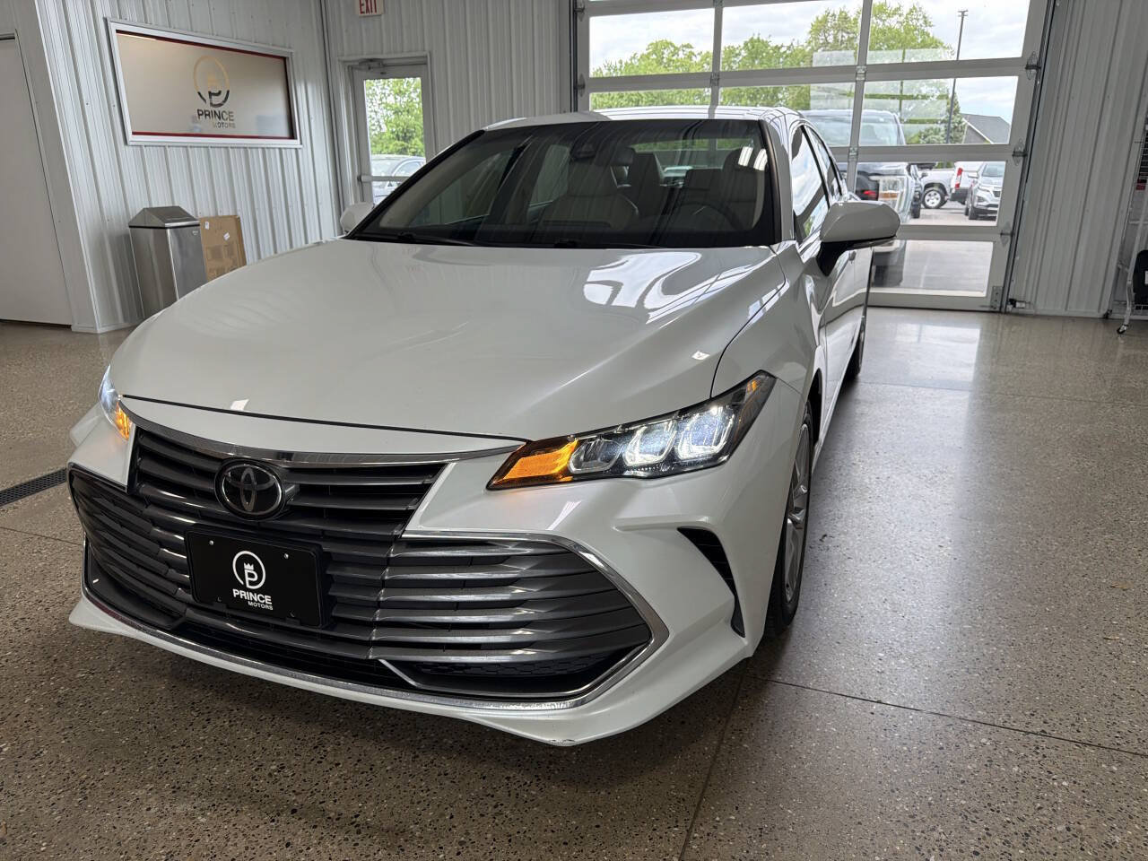 Used 2021 Toyota Avalon XLE FWD image 10
