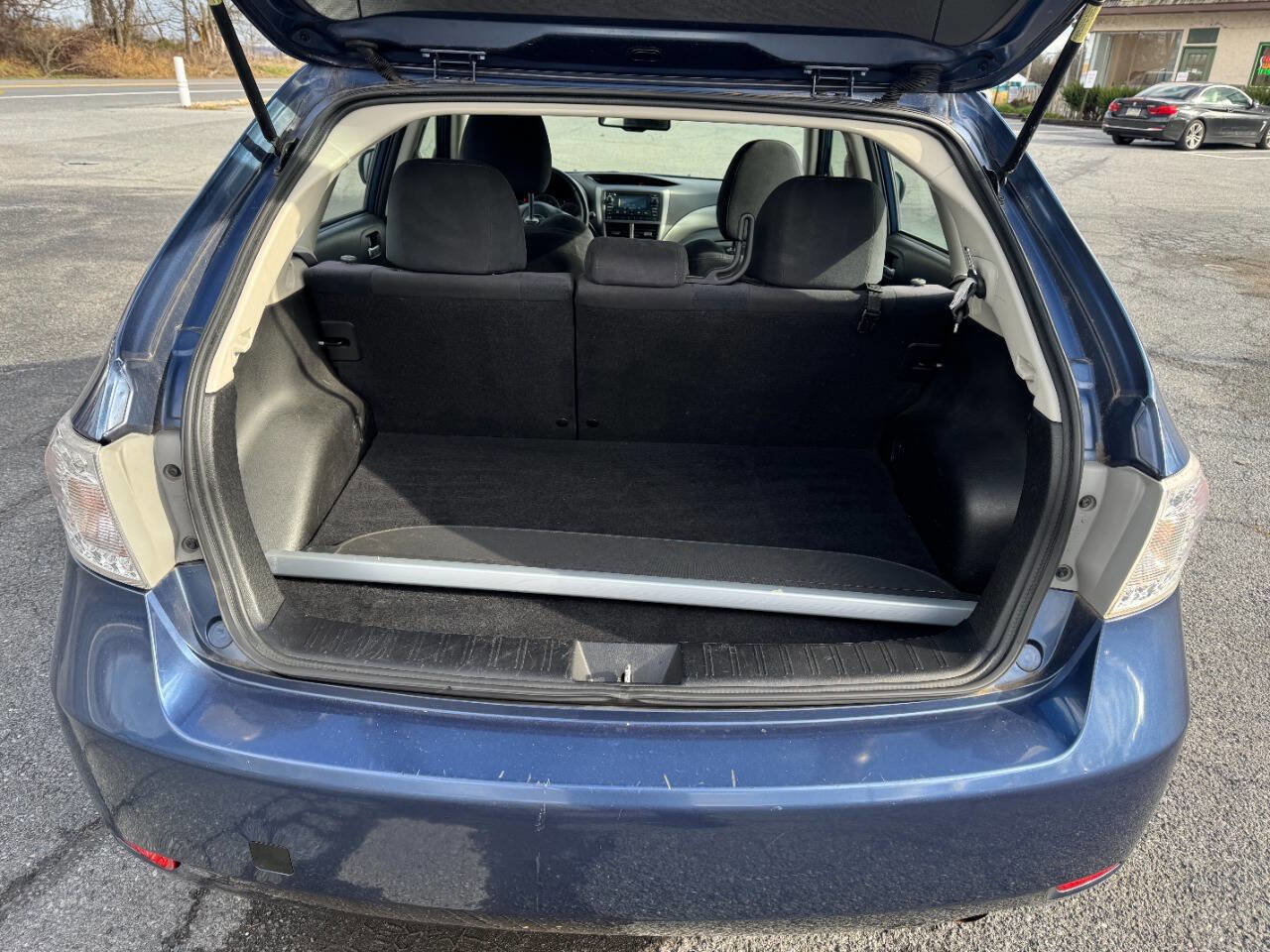 Used 2011 Subaru Impreza 2.5i Premium w/ PWR Moonroof Value Pkg image 4