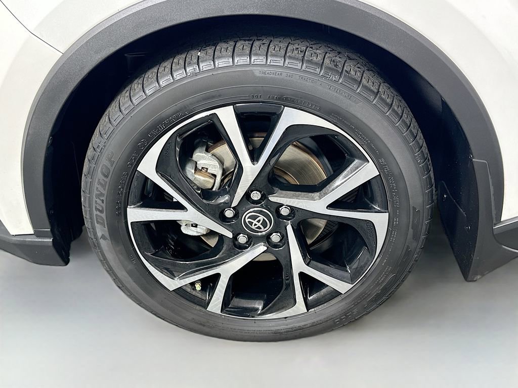 Certified 2022 Toyota C-HR XLE FWD image 29