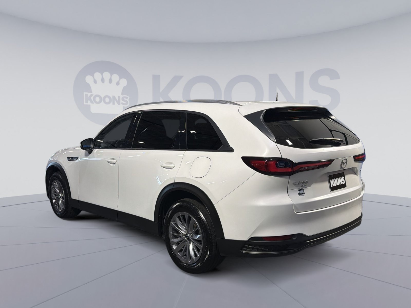 Used 2024 MAZDA CX-90 Plug-In Hybrid w/ Preferred AWD/4WD image 4