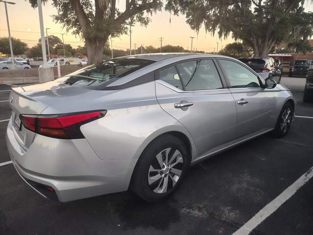 Used 2024 Nissan Altima 2.5 S FWD image 8