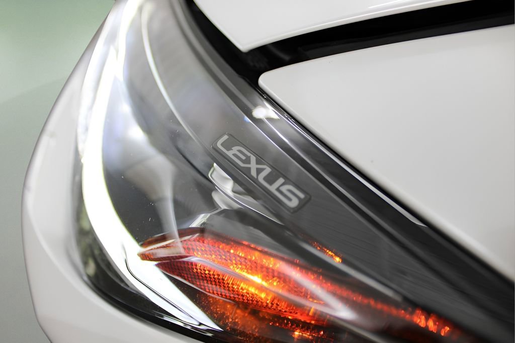 Used 2023 Lexus LS 500 w/ Interior Upgrade Package image 38