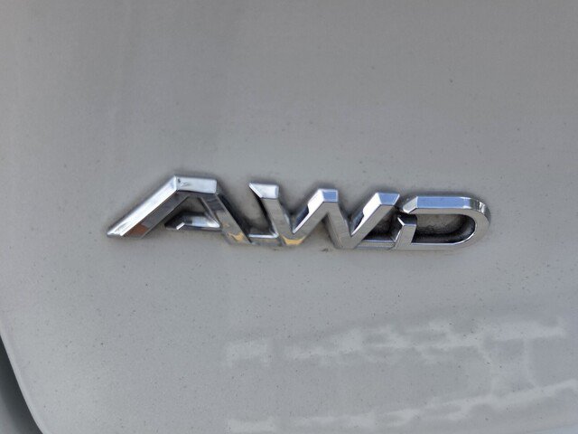 Used 2023 Toyota Crown AWD/4WD image 31