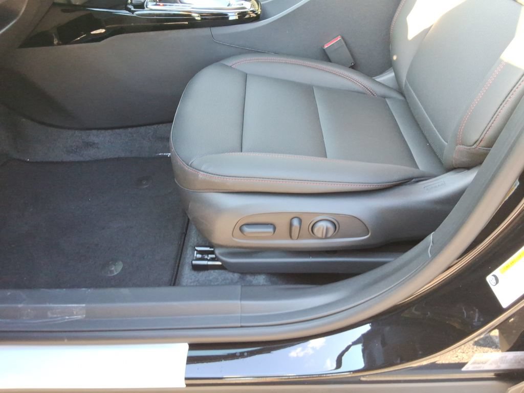 New 2026 Chevrolet Trax RS w/ Sunroof Package FWD image 22