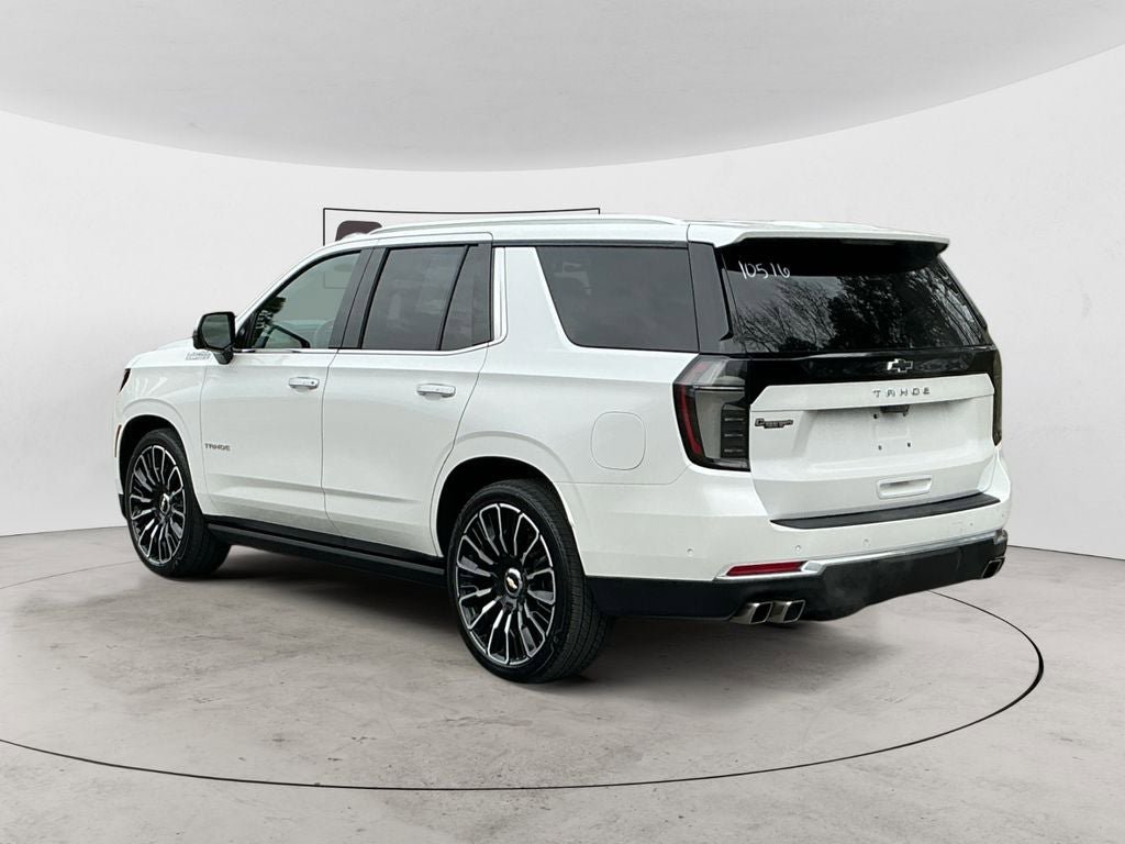 Used 2025 Chevrolet Tahoe High Country AWD/4WD image 3