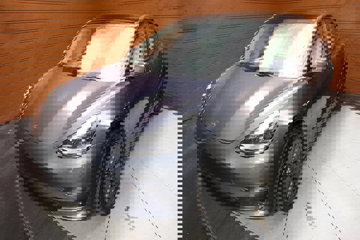 Used 2023 Tesla Model 3 Standard Range image 6