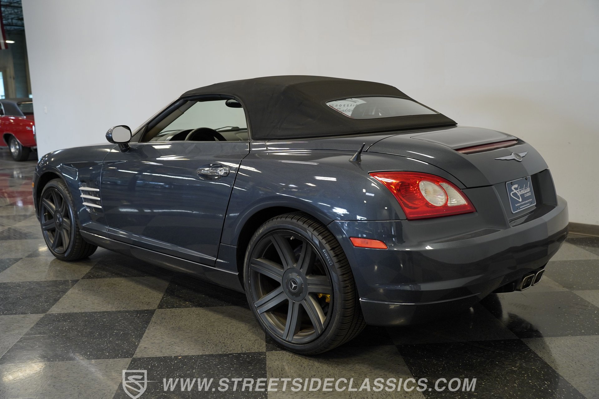 Used 2006 Chrysler Crossfire Limited image 24
