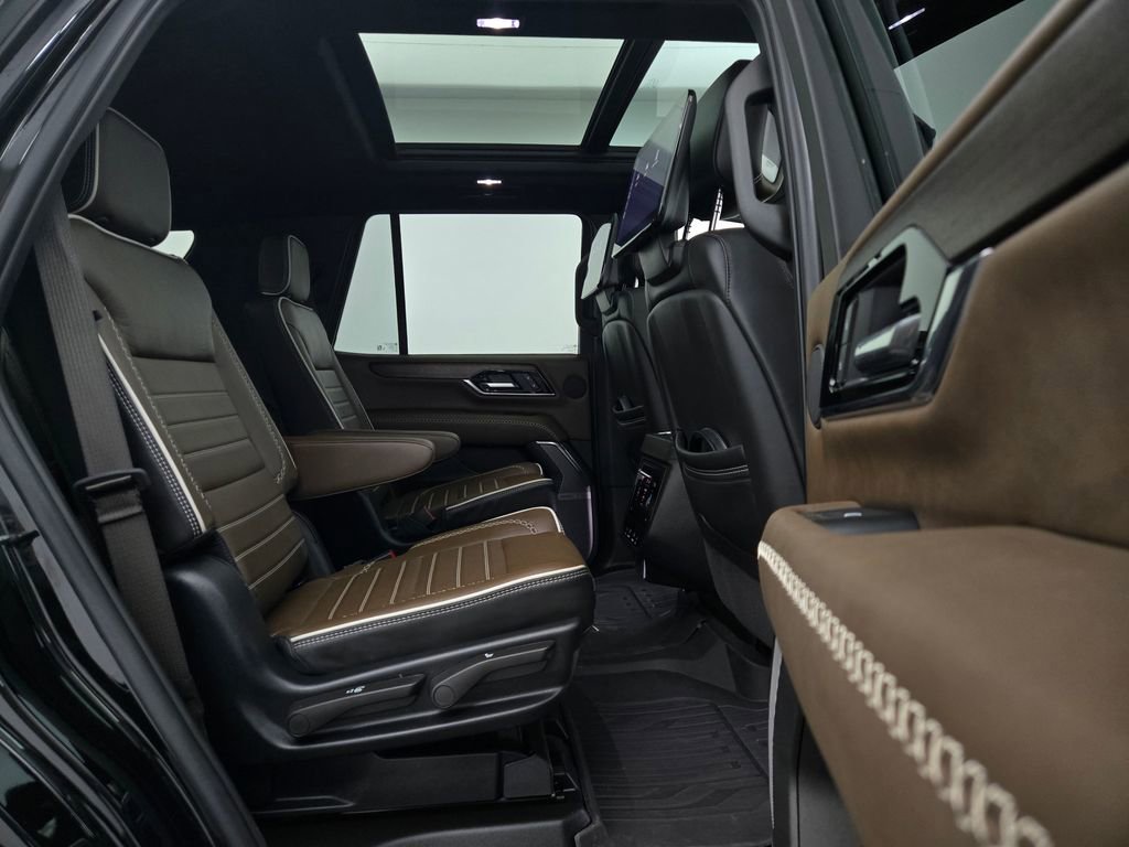 Used 2025 GMC Yukon Denali Ultimate w/ LPO, Floor Liner Package image 41
