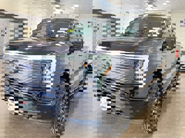 Used 2022 Ford F150 Lightning XLT w/ Equipment Group 312A High image 4