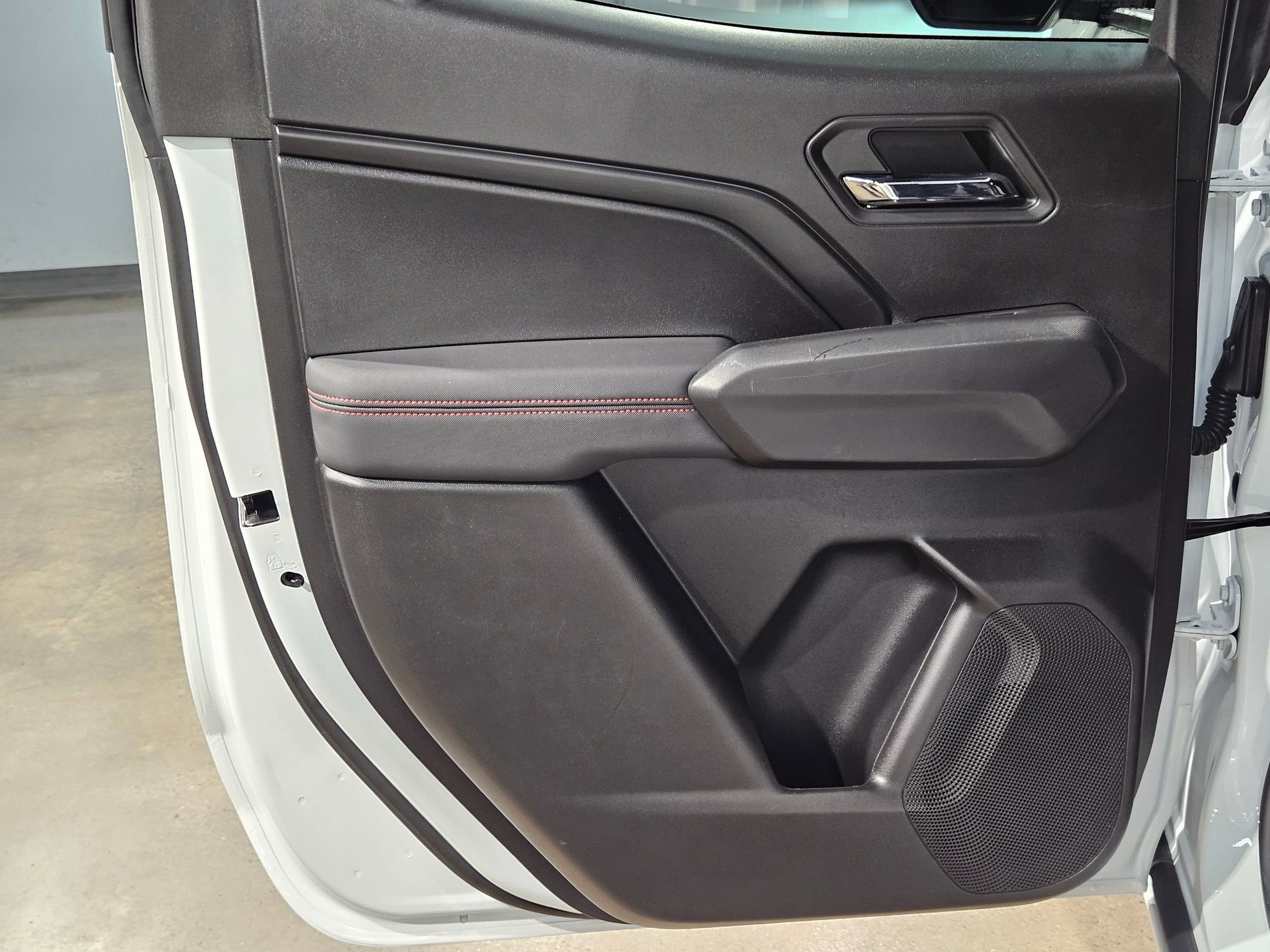 Used 2025 Chevrolet Colorado Z71 image 33