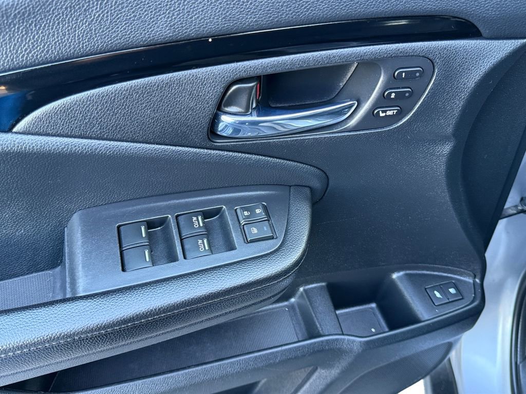 Used 2017 Honda Pilot Elite image 11