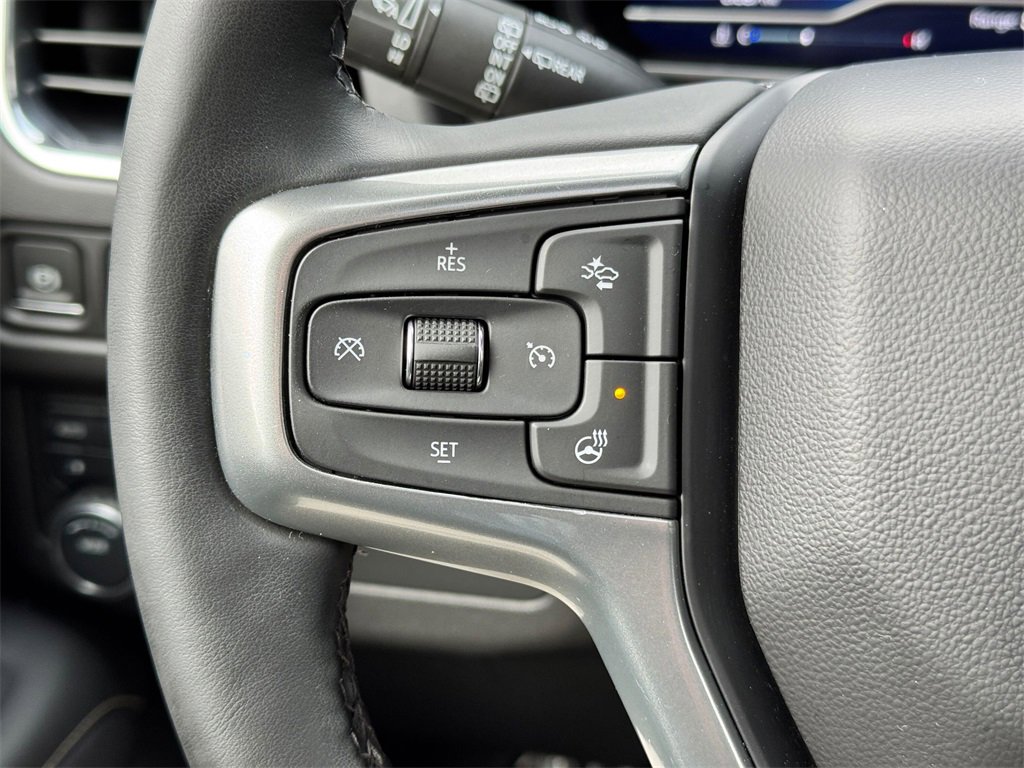 Used 2023 Chevrolet Suburban Premier image 30