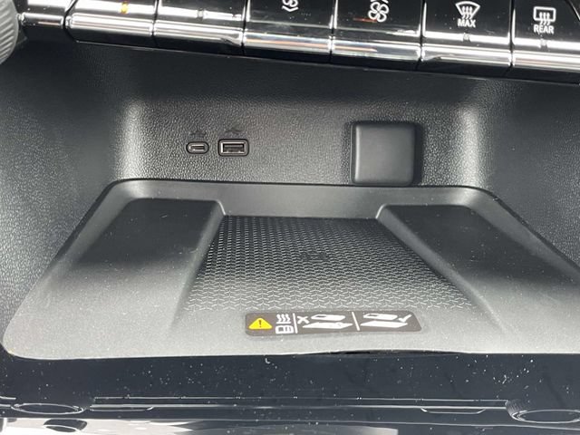 New 2026 Chevrolet Traverse LT w/ Driver Confidence Package AWD/4WD image 28