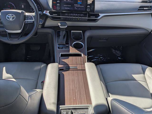 Used 2022 Toyota Sienna XLE image 15