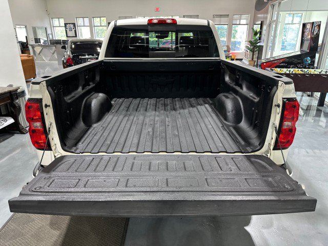 Used 2015 Chevrolet Silverado 1500 High Country w/ High Country Premium Package AWD/4WD image 9