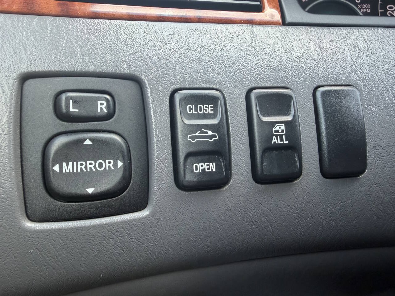 Used 2007 Toyota Solara SLE FWD image 16
