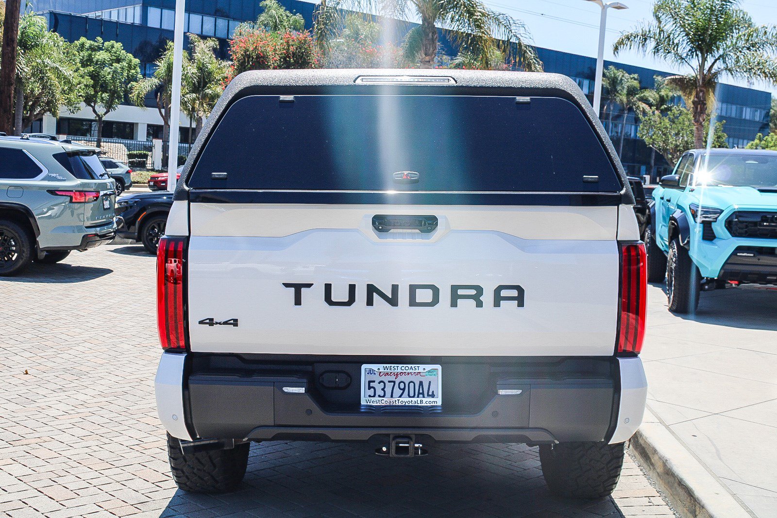 Used 2024 Toyota Tundra Limited AWD/4WD image 8