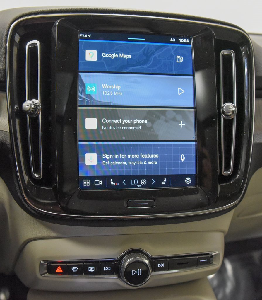 Used 2024 Volvo XC40 B5 Plus image 7