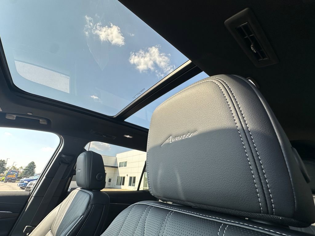 New 2026 Buick Enclave Avenir image 27