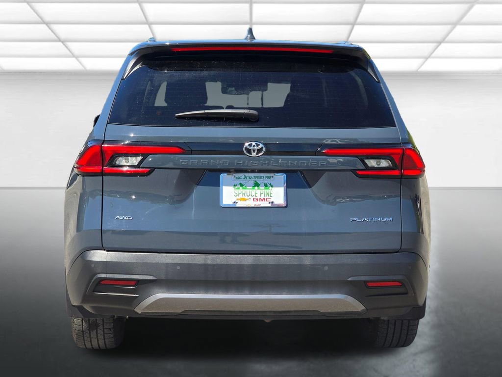 Used 2024 Toyota Grand Highlander AWD image 17