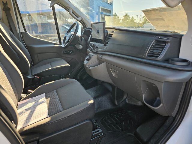 Used 2024 Ford E-Transit Low Roof RWD image 12