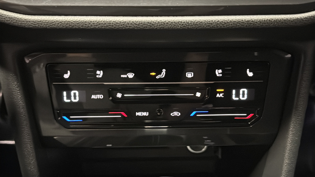 Used 2023 Volkswagen Tiguan SEL R-Line AWD/4WD image 18