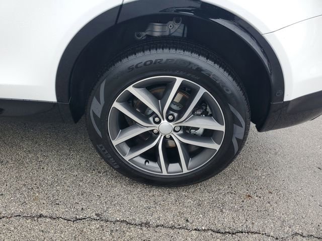 Used 2025 Land Rover Discovery Sport Dynamic SE image 11