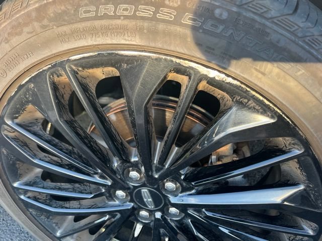 Used 2023 Lincoln Corsair AWD w/ Equipment Group 101A image 4