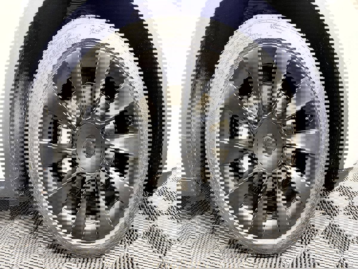 Used 2020 Tesla Model Y Long Range image 17