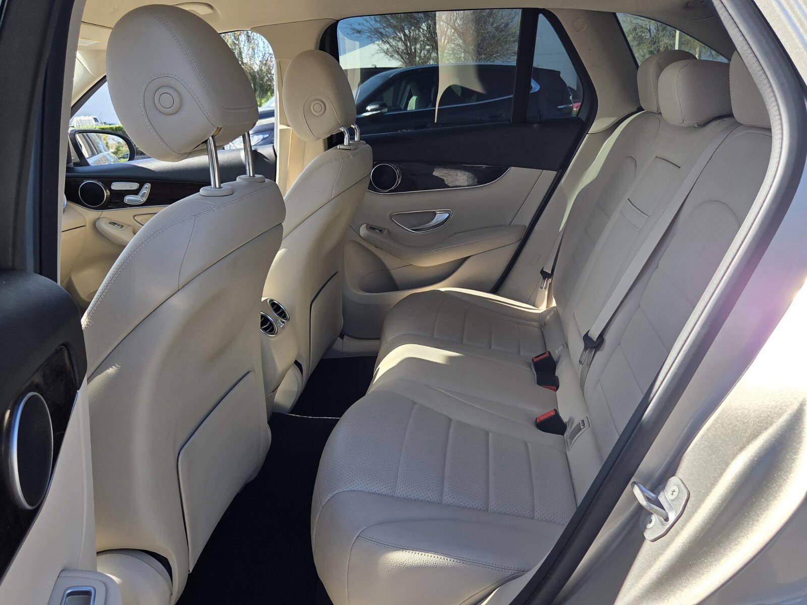 Used 2020 Mercedes-Benz GLC 300 image 11