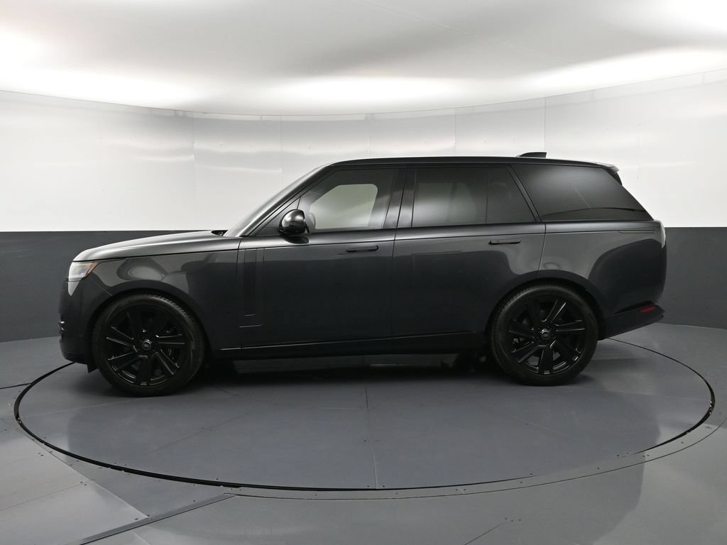 Used 2023 Land Rover Range Rover SE AWD/4WD image 2
