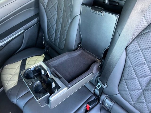 Used 2024 BMW X7 xDrive40i w/ M Sport Package image 13