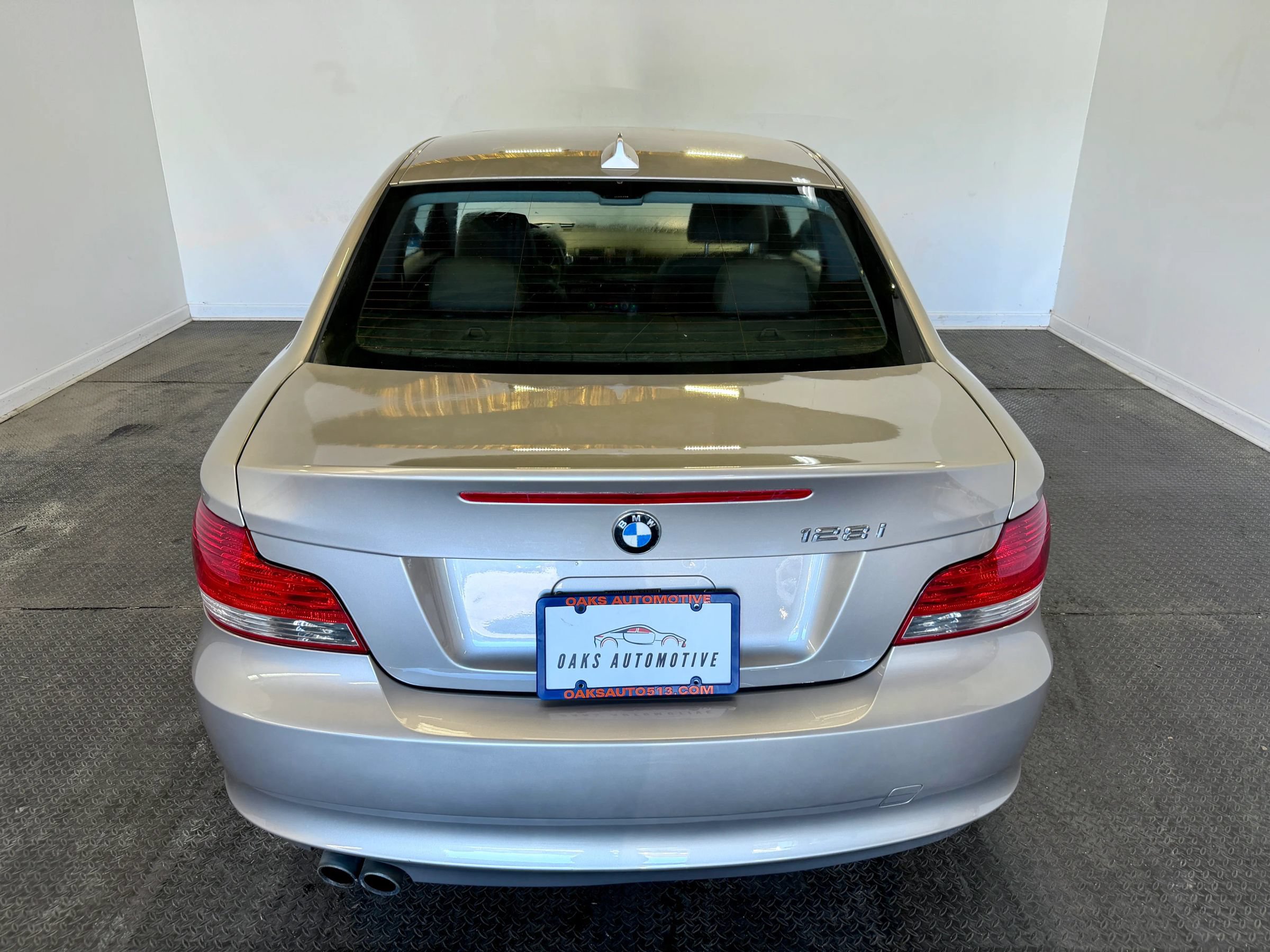 Used 2009 BMW 128i Coupe RWD image 6