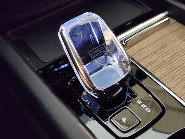 New 2026 Volvo XC60 B5 Plus w/ Protection Package Premier image 20
