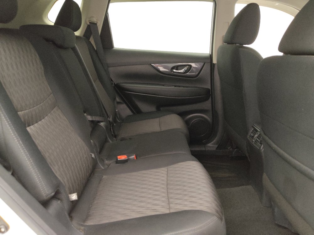 Used 2020 Nissan Rogue SV FWD image 18