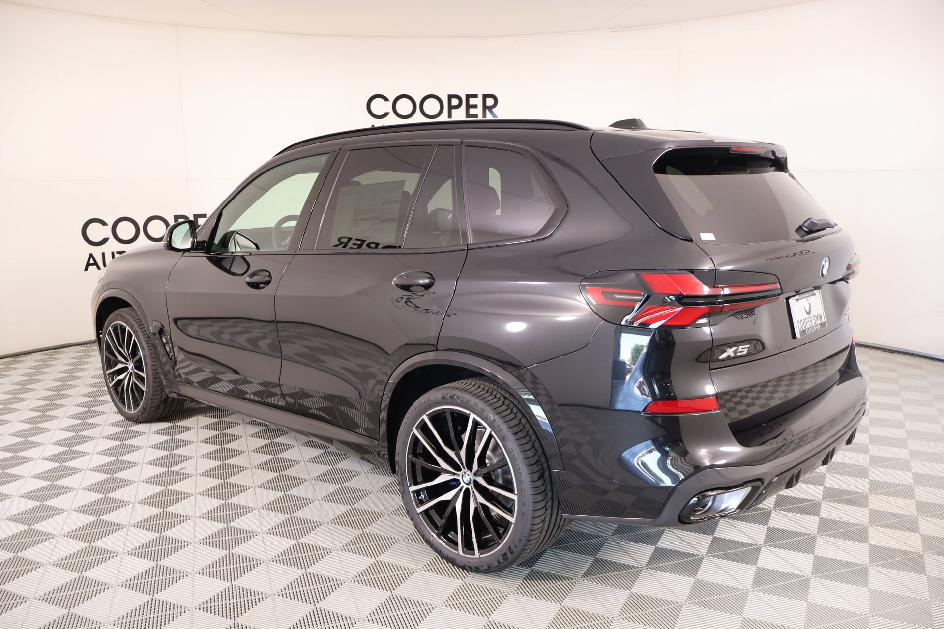 New 2026 BMW X5 xDrive40i w/ M Sport Package AWD/4WD image 23