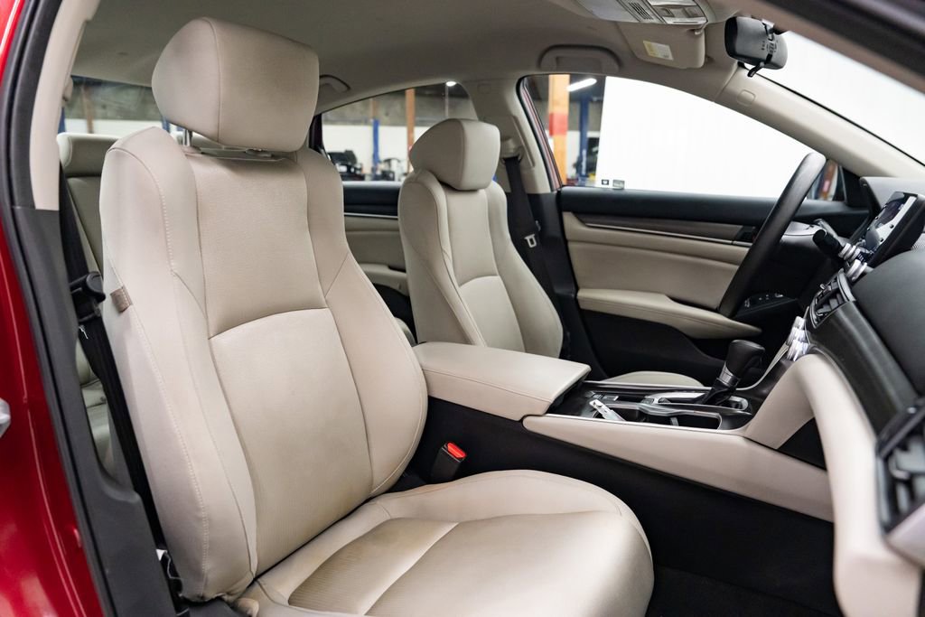 Used 2018 Honda Accord LX image 27