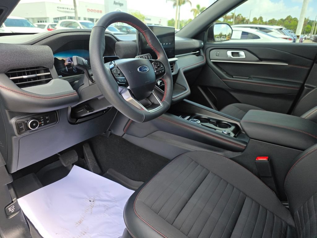 Used 2025 Ford Explorer ST-Line RWD image 30